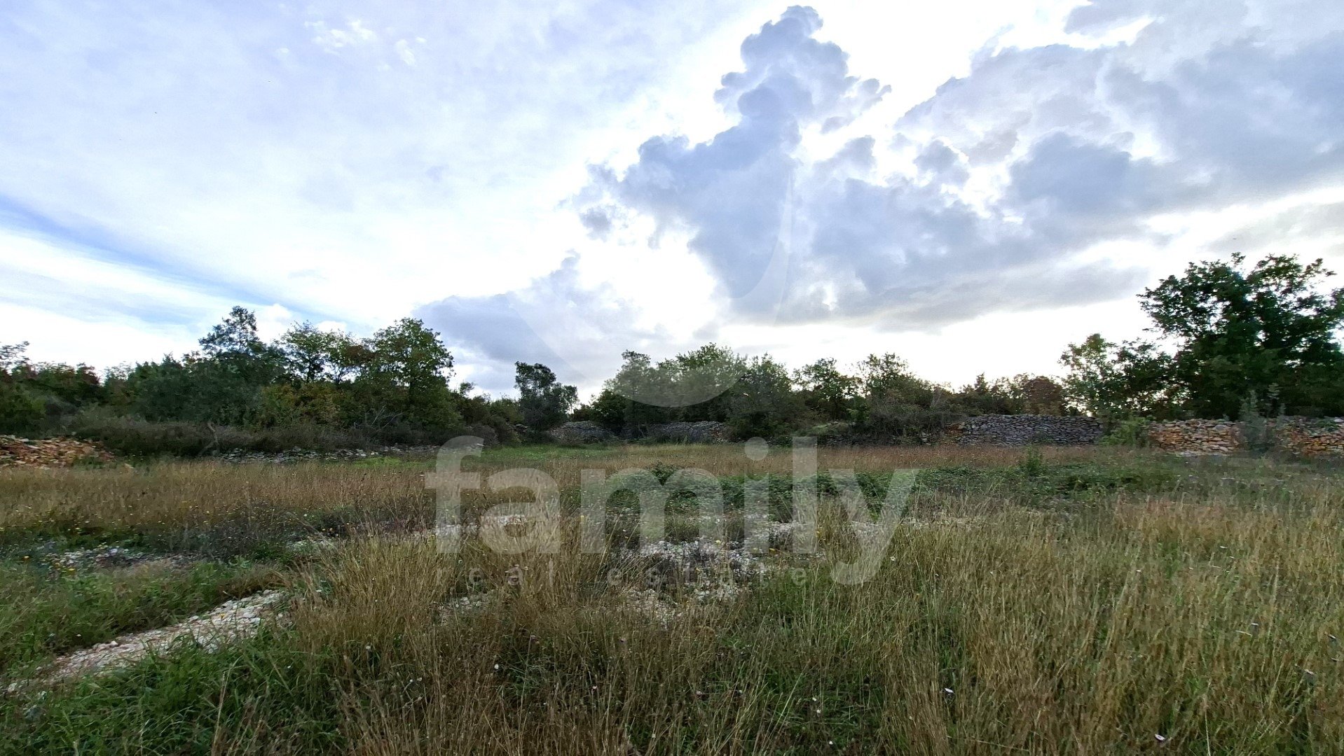 EKSKLUZIVNO POLJOPRIVREDNO ZEMLJIŠTE U VODNJANU