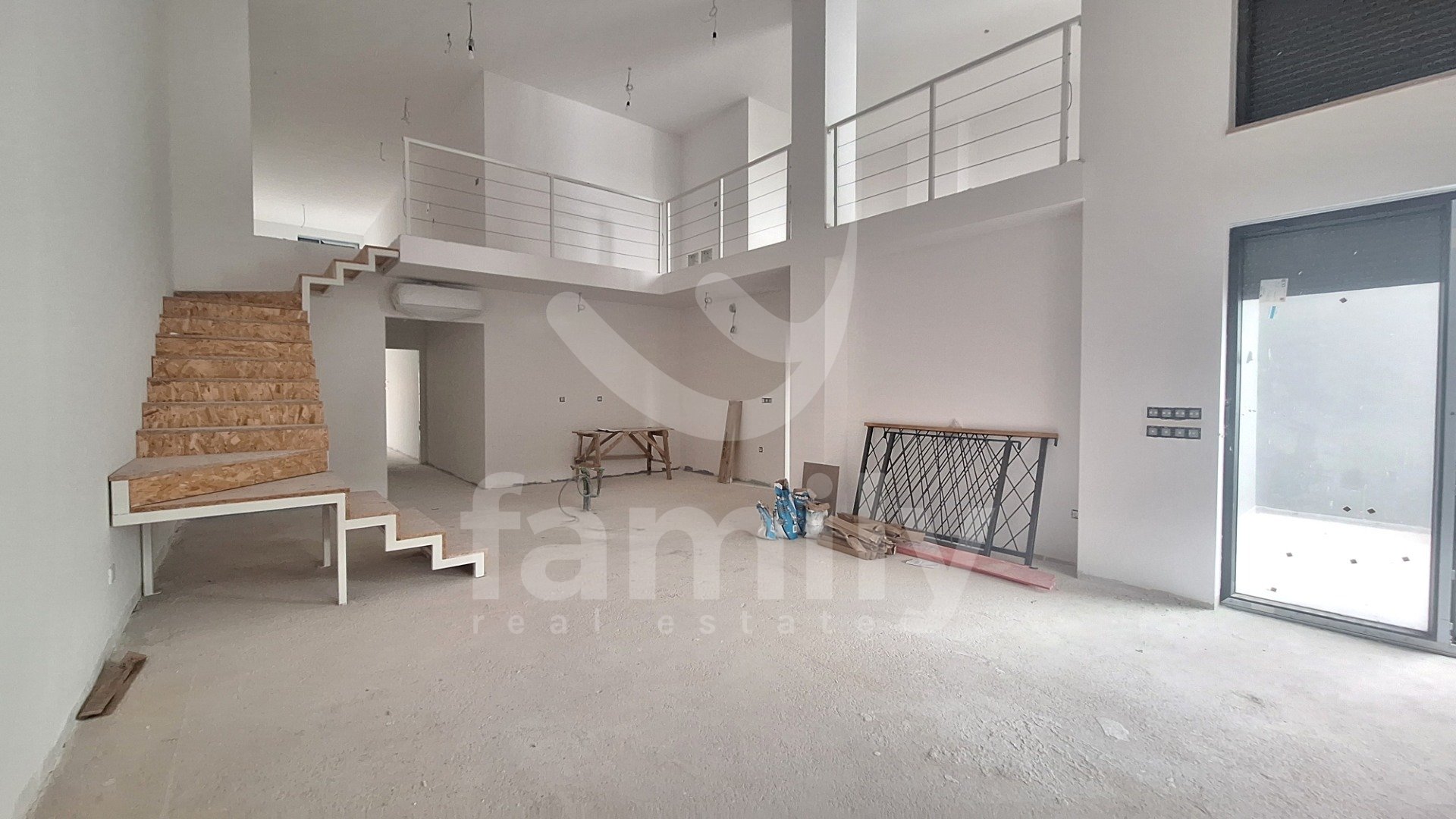 NEUES LUXUS-PENTHOUSE IN TOPLAGE