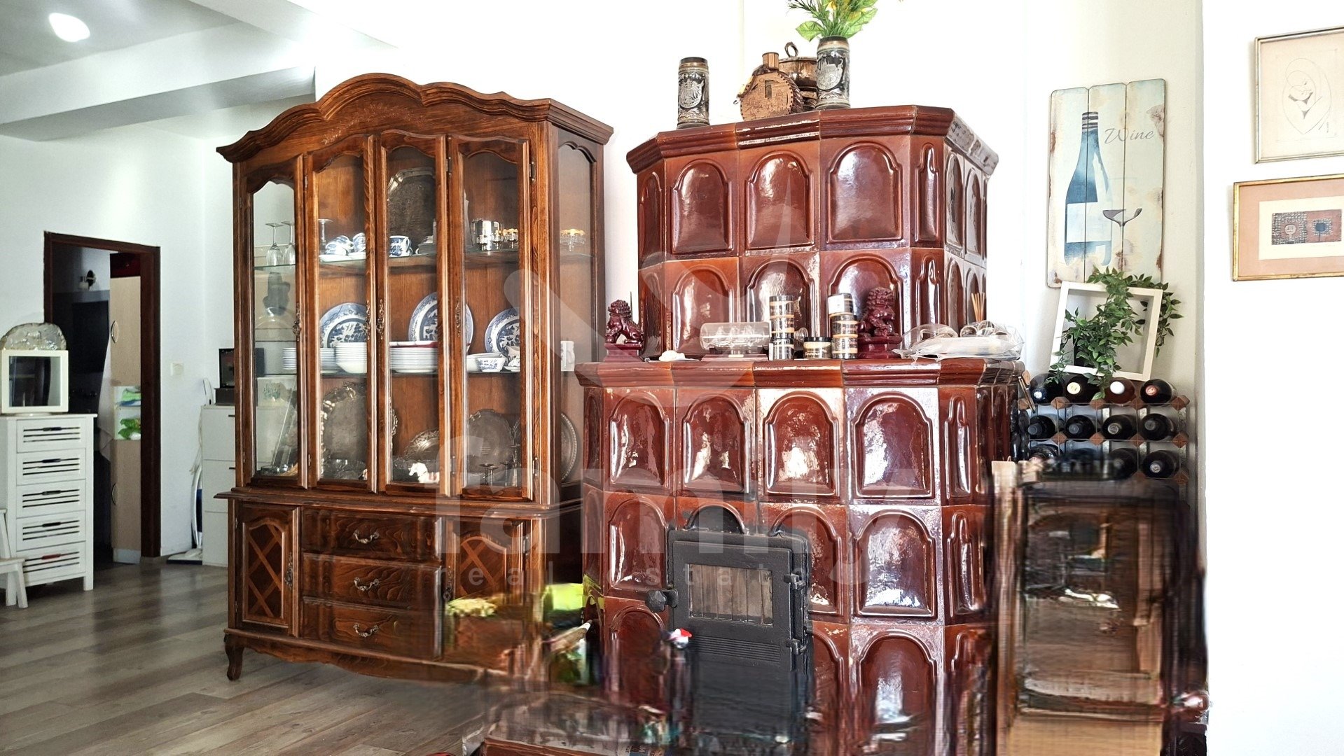 VERKAUF EINES HOCHPROFITABLEN HAUSES MIT MEERESBLICK