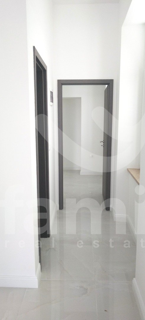 LIJEPA KOMPLETNO RENOVIRANA KUĆA U PULI