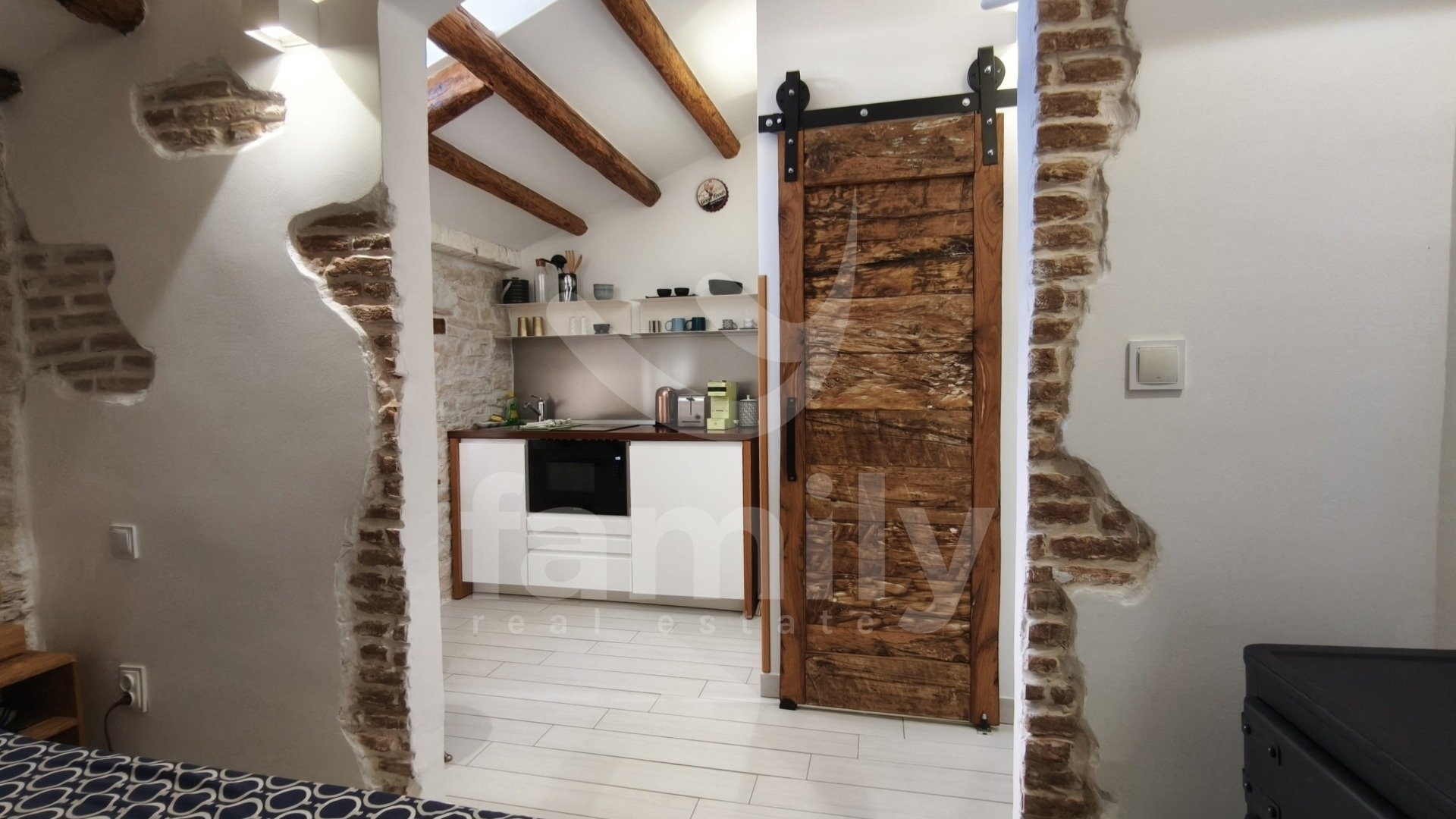 ZWEI CHARMANTE WOHNUNGEN ZUM VERKAUF IN DER ALTSTADT VON ROVINJ