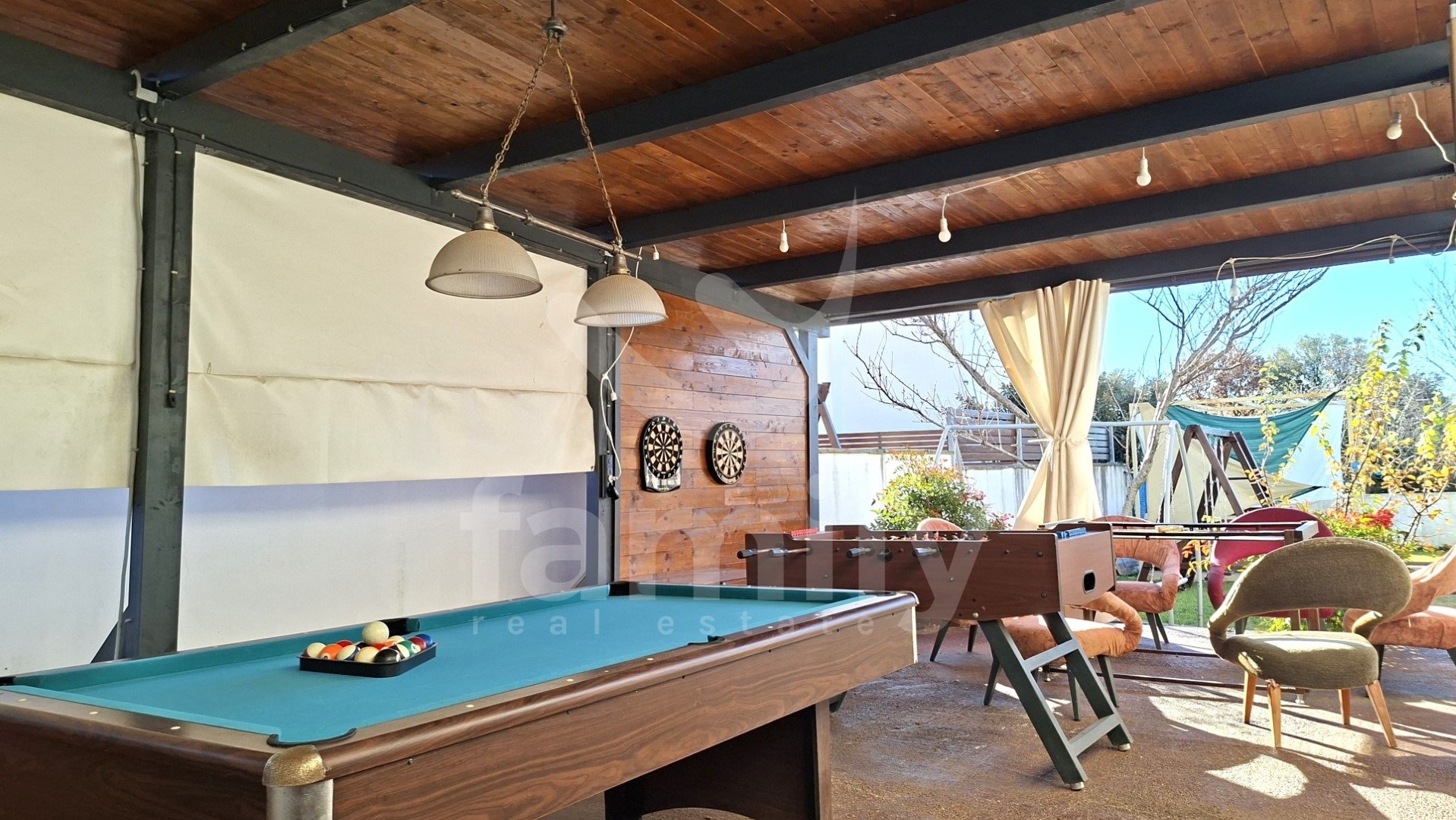 VERKAUF EINES HOCHPROFITABLEN HAUSES MIT MEERESBLICK