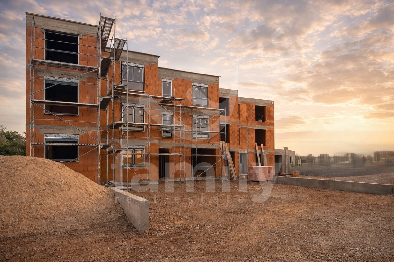 PRODAJA MODERNOG STANA U PULI - PRIZEMLJE S VRTOM