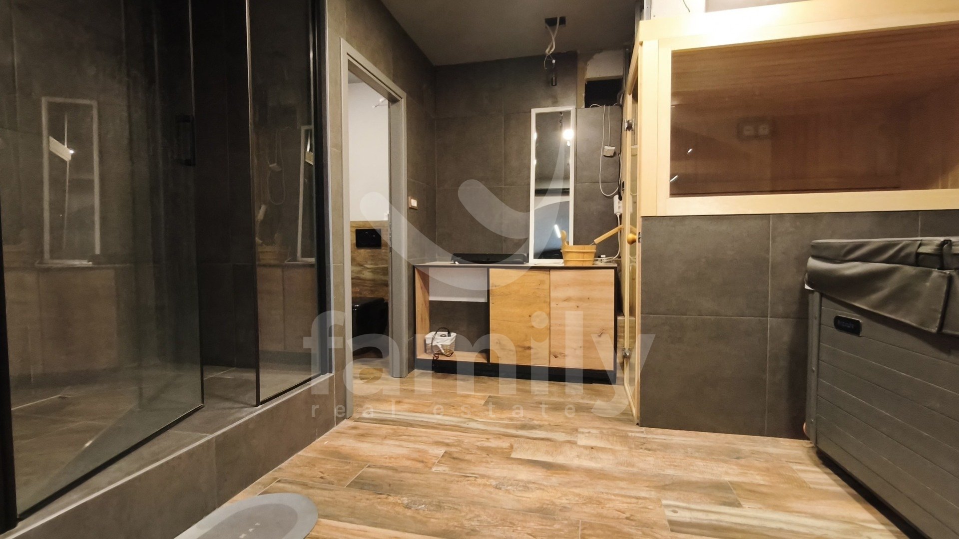 EKSKLUZIVNA PRODAJA ATRAKTIVNOG APARTMANA NA TOP LOKACIJI