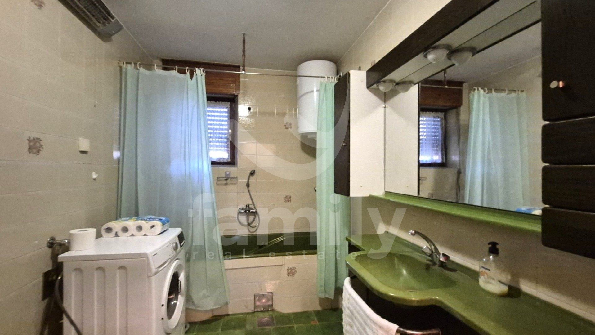 SCHÖNES HAUS MIT GARTEN UND GROßEM BAUPOTENZIAL