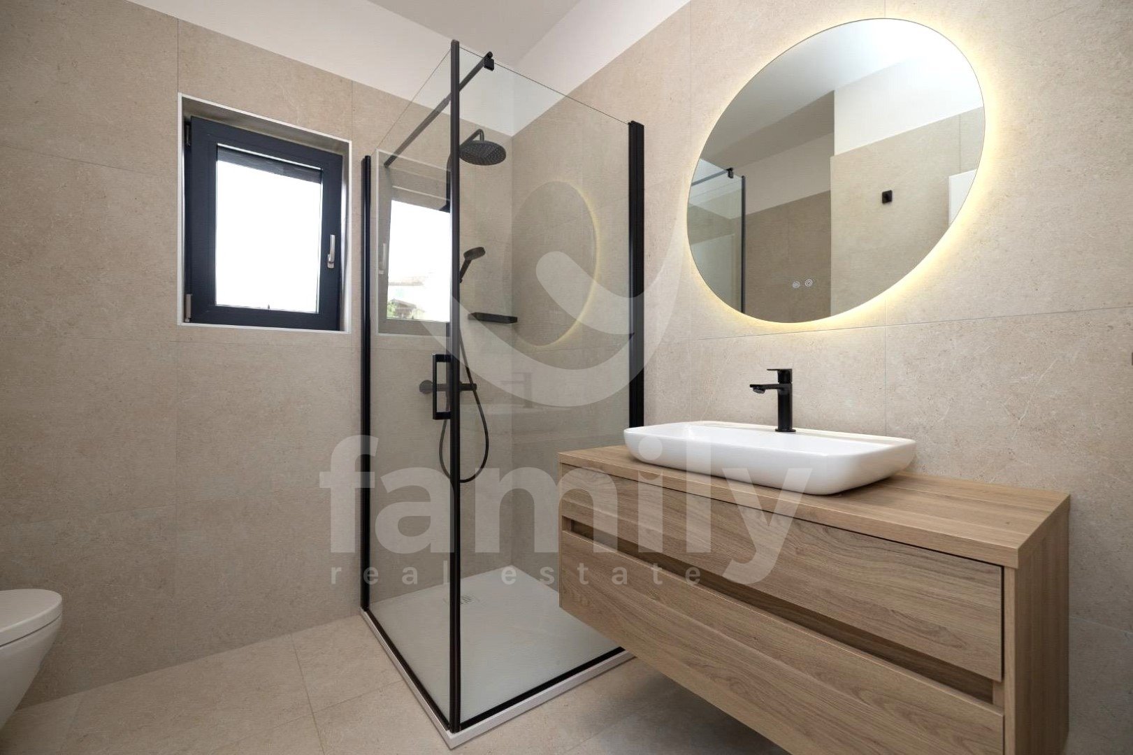 PRODAJA VISOKOKVALITETNE ŠARMANTNE PRIZEMNICE NA MIRNOJ LOKACIJI