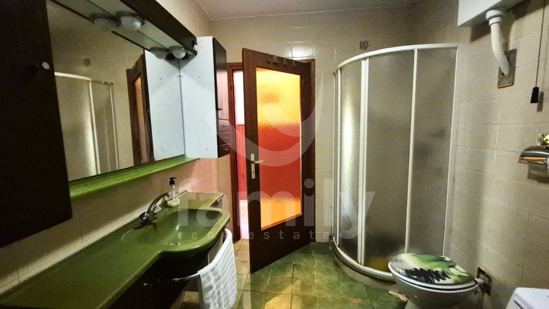 SCHÖNES HAUS MIT GARTEN UND GROßEM BAUPOTENZIAL