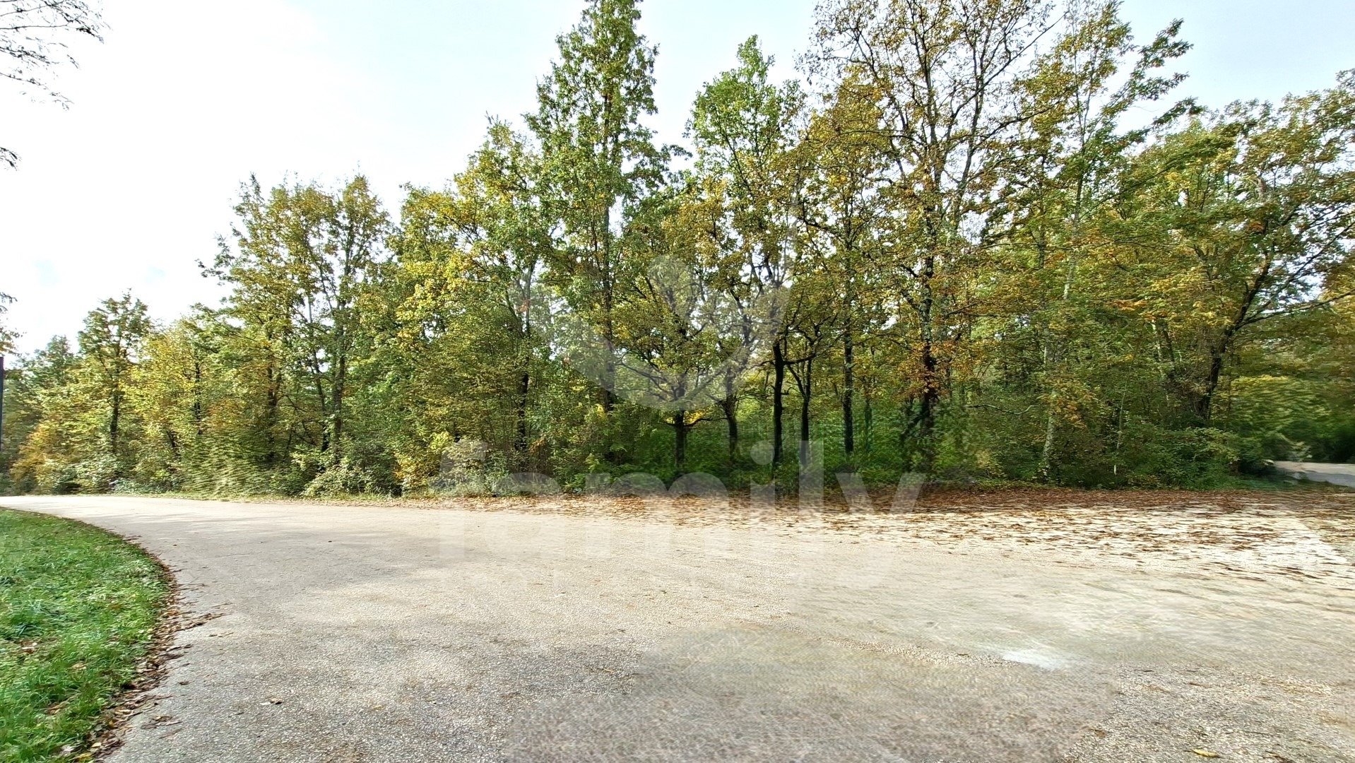 EXKLUSIVES, GROSSZÜGIGES GRUNDSTÜCK IN ŽMINJ