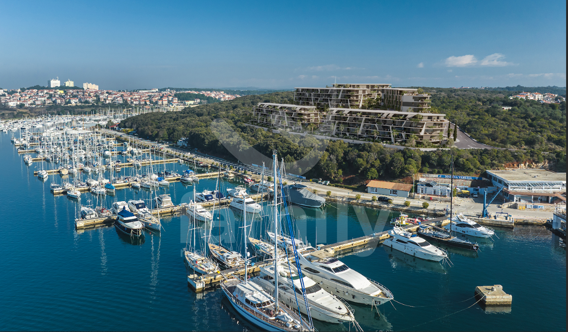 INVESTITIONSPERLE - LUXURIÖSE ERDGESCHOSSWOHNUNG 50 METER VOM MEER ENTFERNT