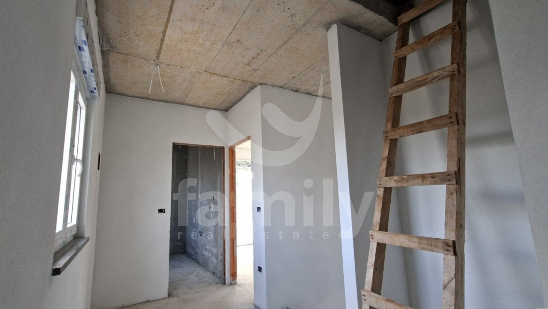 MODERNA KUĆA SA BAZENOM I GARAŽOM