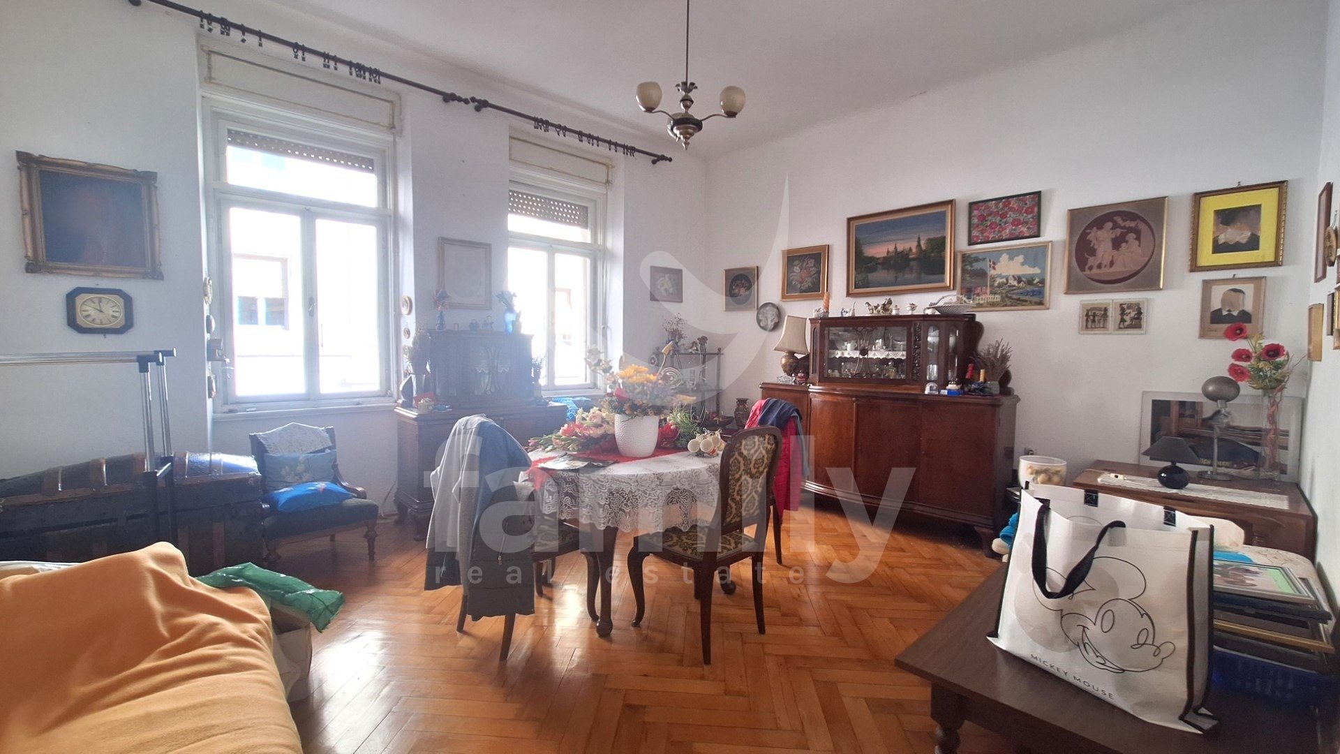 EXCLUSIVE FAMILY APARTMENT WITH HIGH POTENTIAL IN THE CENTER