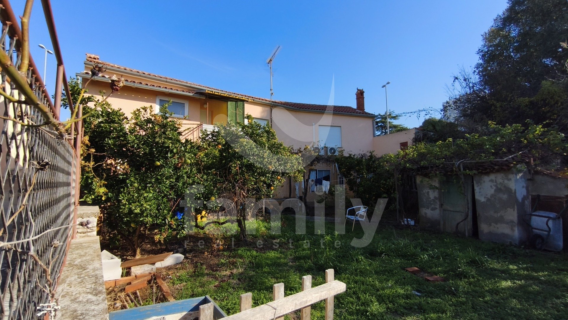 PRODAJA SAMOSTOJEĆE KUĆE NA TOP LOKACIJI