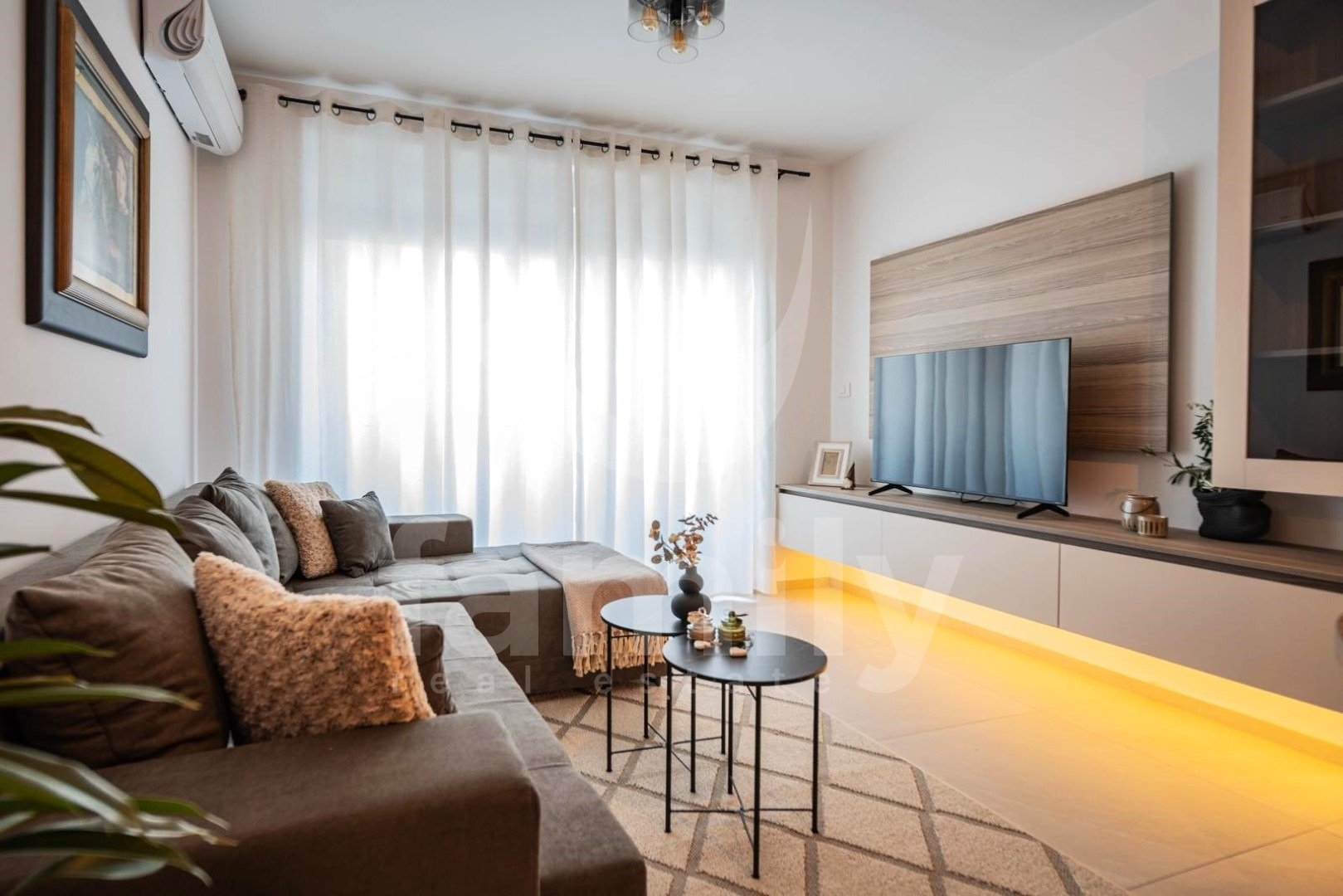 MODERAN STAN ZA NAJAM NA ATRAKTIVNOJ LOKACIJI