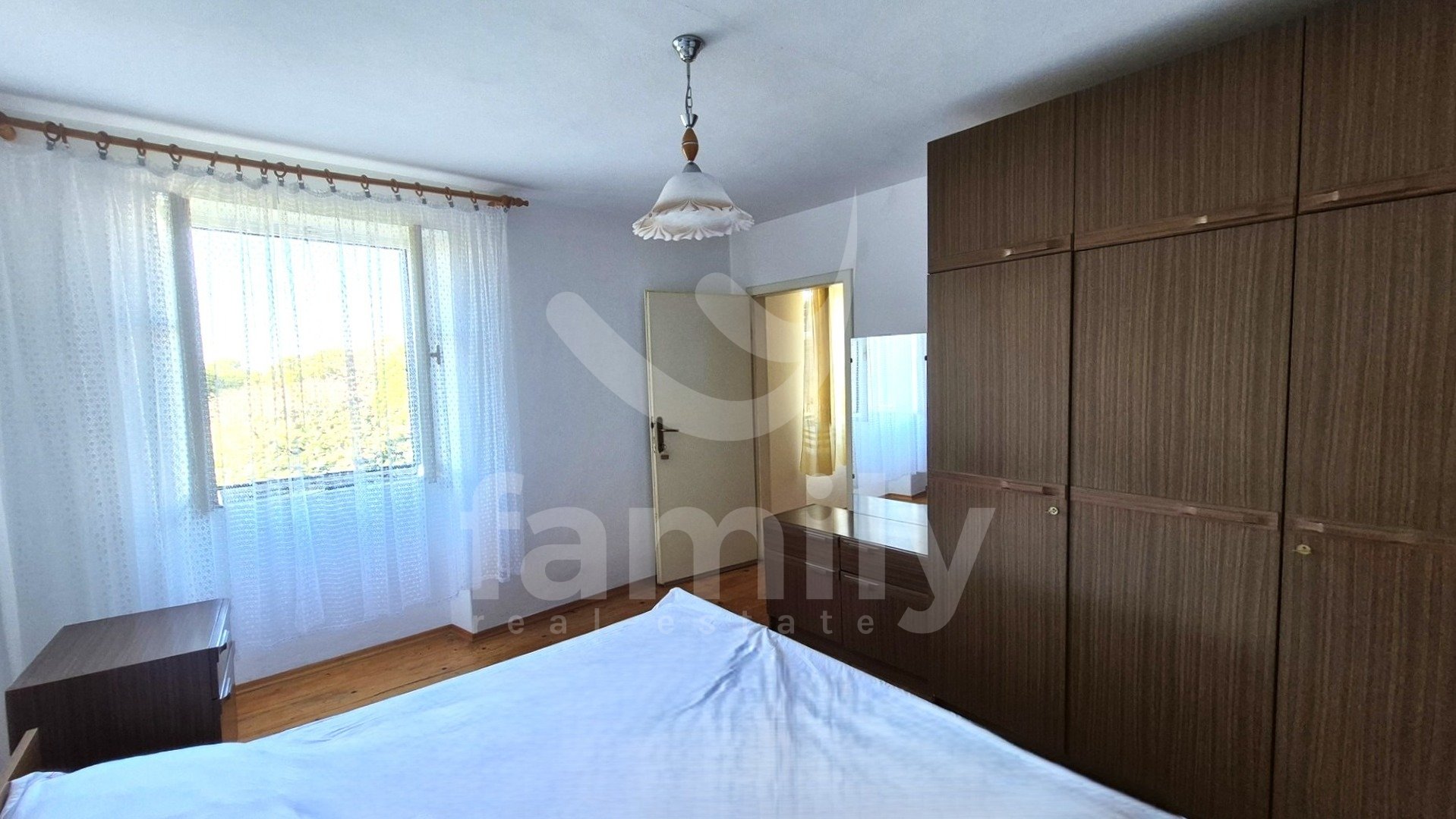 SCHÖNES HAUS MIT GARTEN UND GROßEM BAUPOTENZIAL