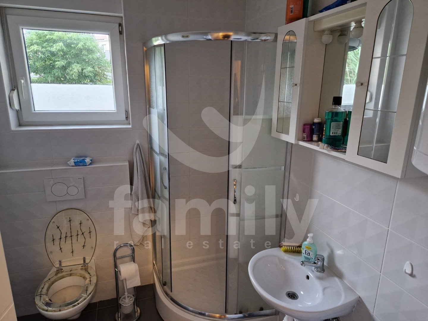 LIJEPI STAN NA ATRAKTIVNOJ LOKACIJI U FAŽANI