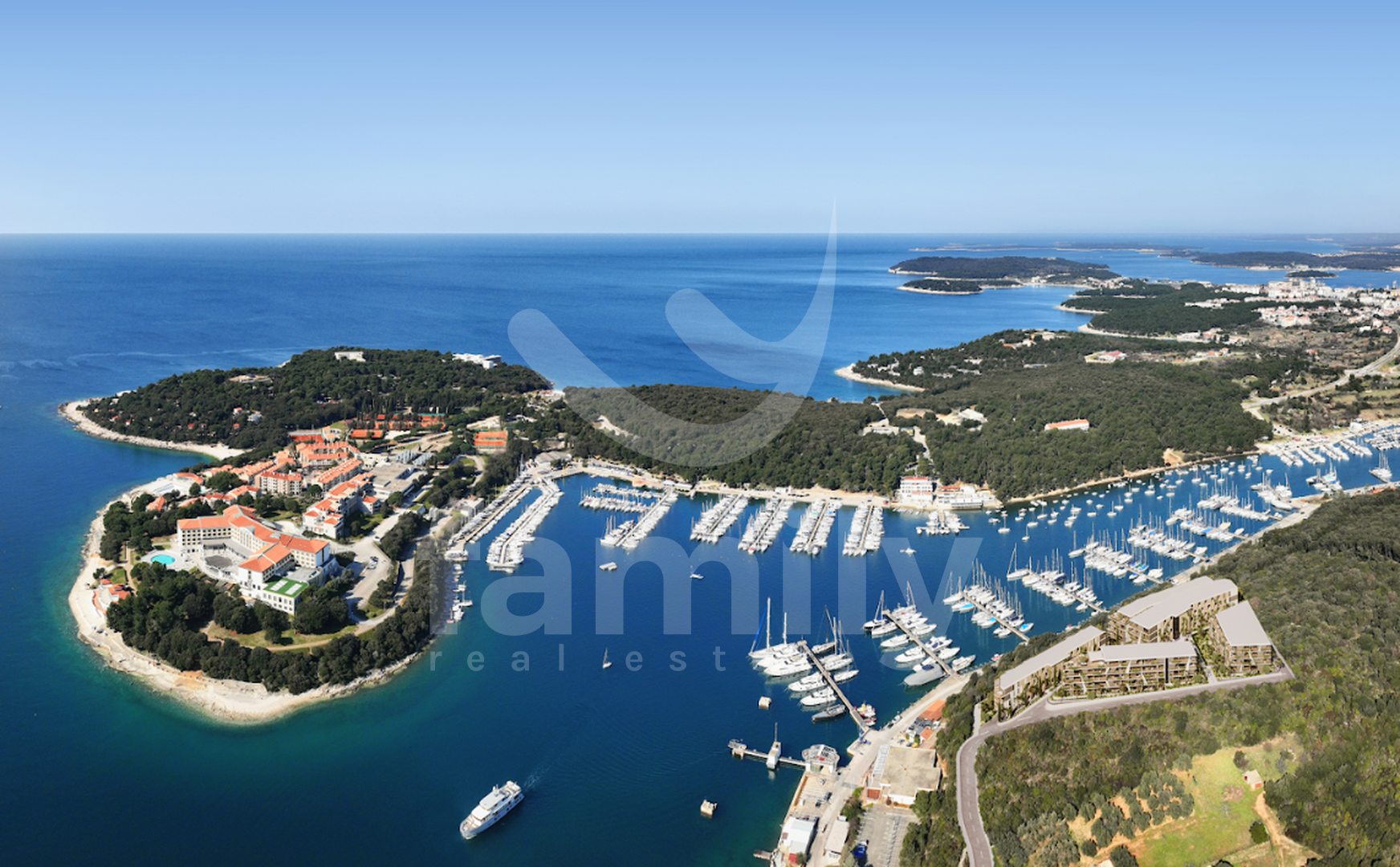 INVESTITIONSPERLE - LUXURIÖSE ERDGESCHOSSWOHNUNG 50 METER VOM MEER ENTFERNT