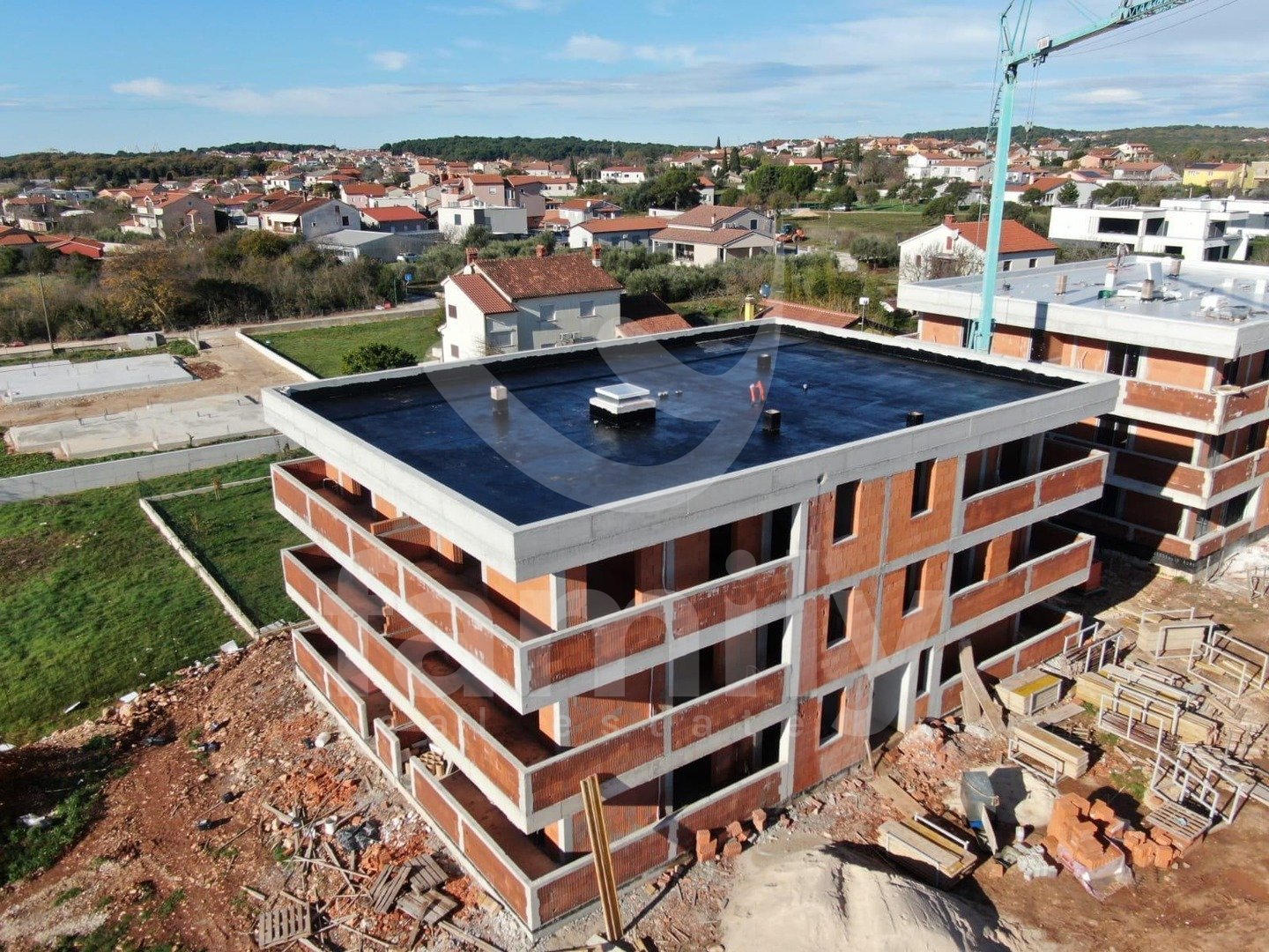 MODERAN JEDNOSOBNI STAN U PULI-NOVOGRADNJA