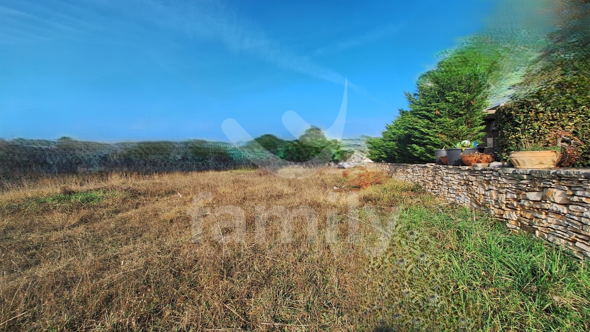 PRODAJA GRAĐEVINSKOG ZEMLJIŠTA STAMBENE NAMJENE U BLIZINI MORA