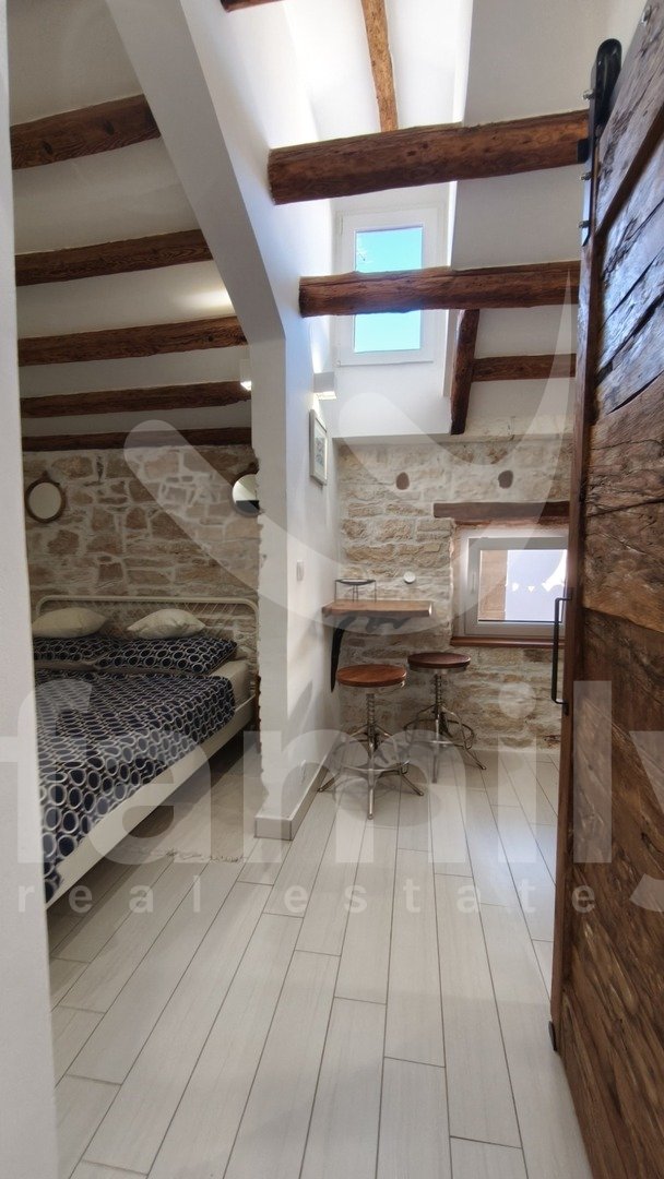 ZWEI CHARMANTE WOHNUNGEN ZUM VERKAUF IN DER ALTSTADT VON ROVINJ