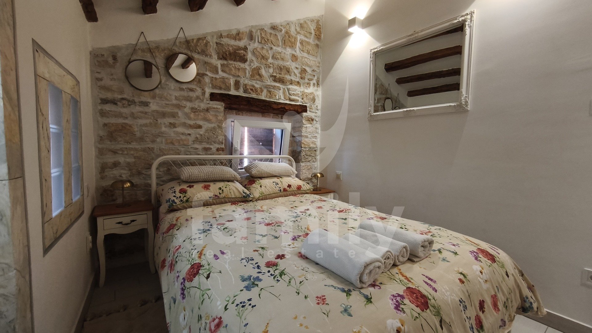 ZWEI CHARMANTE WOHNUNGEN ZUM VERKAUF IN DER ALTSTADT VON ROVINJ