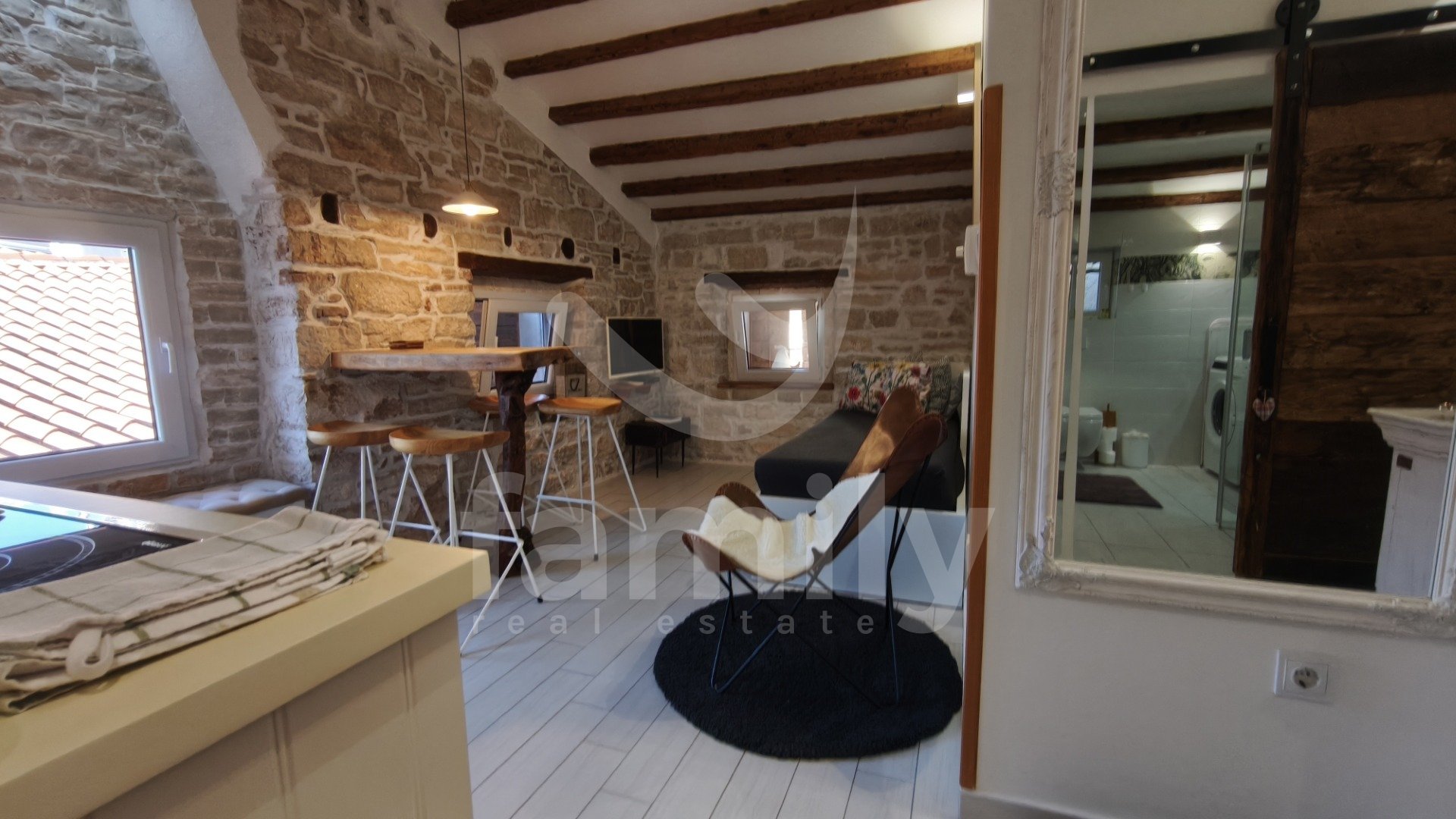 ZWEI CHARMANTE WOHNUNGEN ZUM VERKAUF IN DER ALTSTADT VON ROVINJ