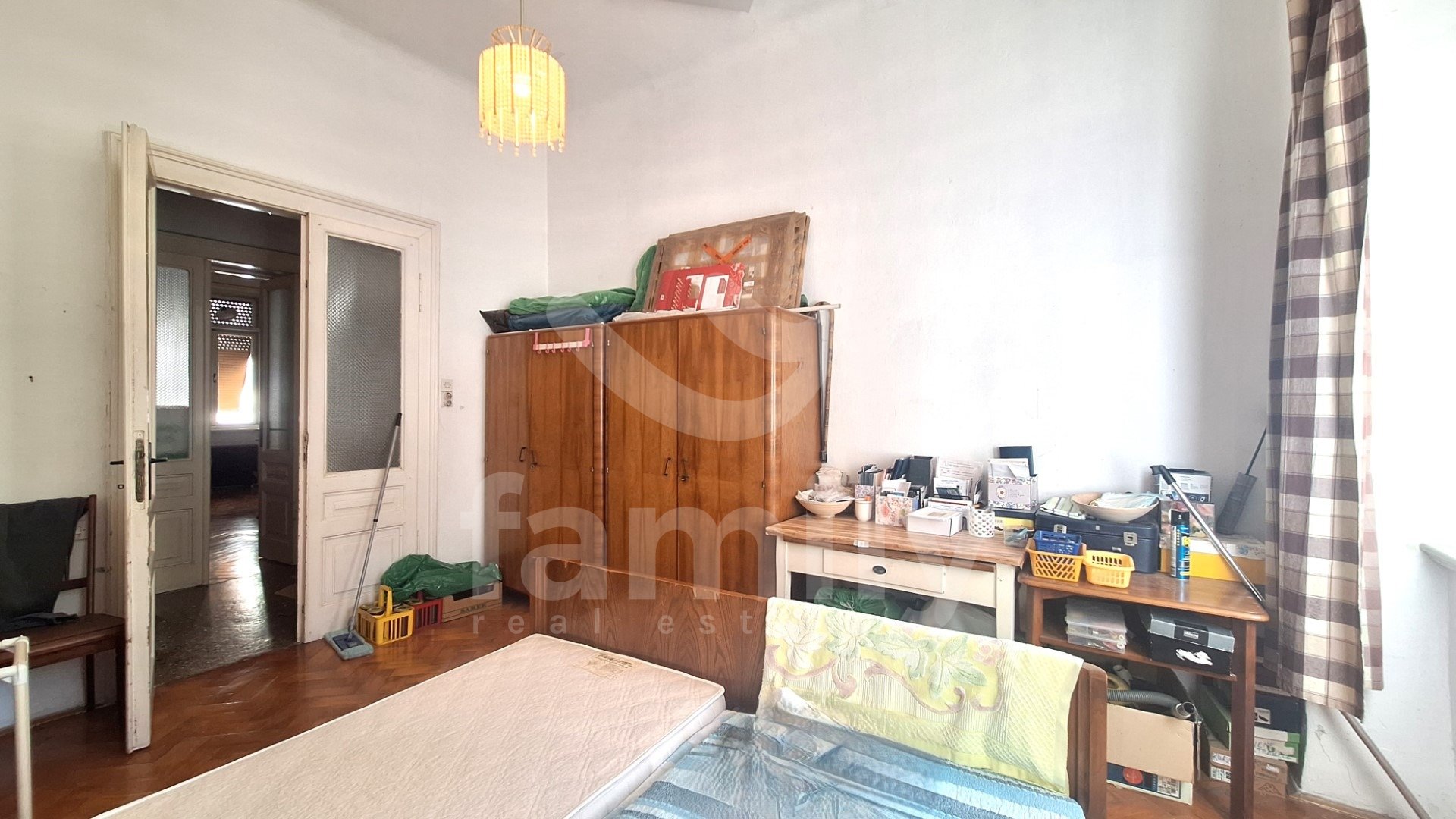 EXCLUSIVE FAMILY APARTMENT WITH HIGH POTENTIAL IN THE CENTER