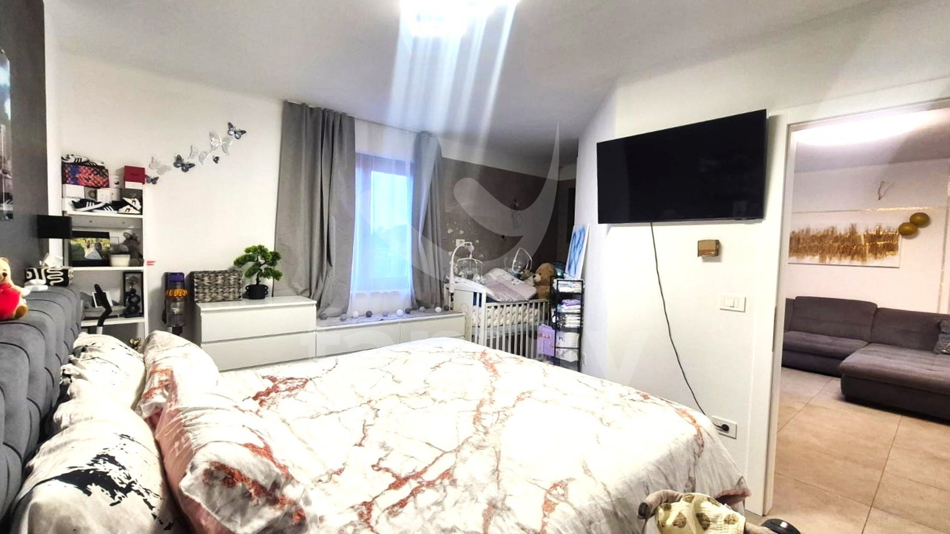 PRODAJA MODERNO OPREMLJENOG STANA NA TOP LOKACIJI