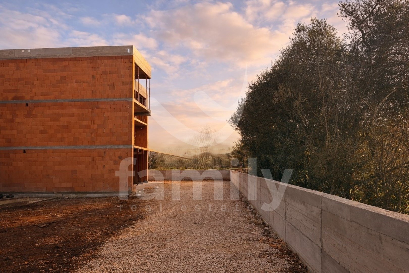 PRODAJA MODERNOG STANA U PULI - PRIZEMLJE S VRTOM