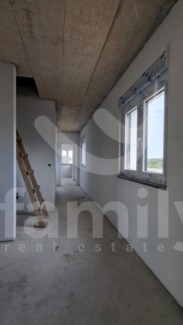 MODERNA KUĆA SA BAZENOM I GARAŽOM