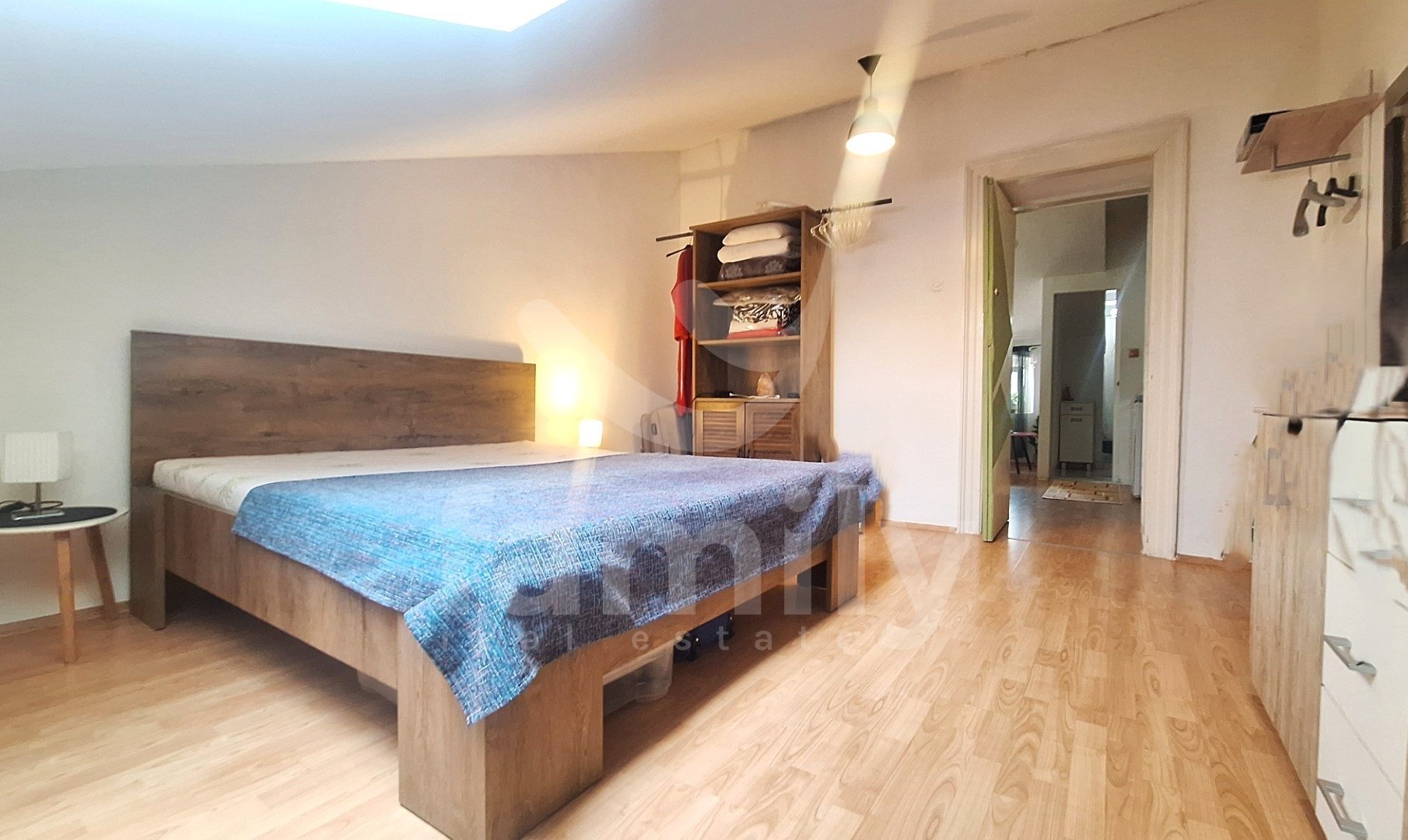 PRODAJA ŠARMANTNOG STANA U CENTRU PULE