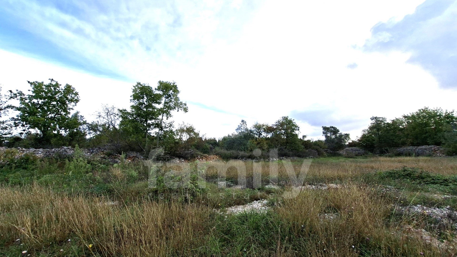 EKSKLUZIVNO POLJOPRIVREDNO ZEMLJIŠTE U VODNJANU