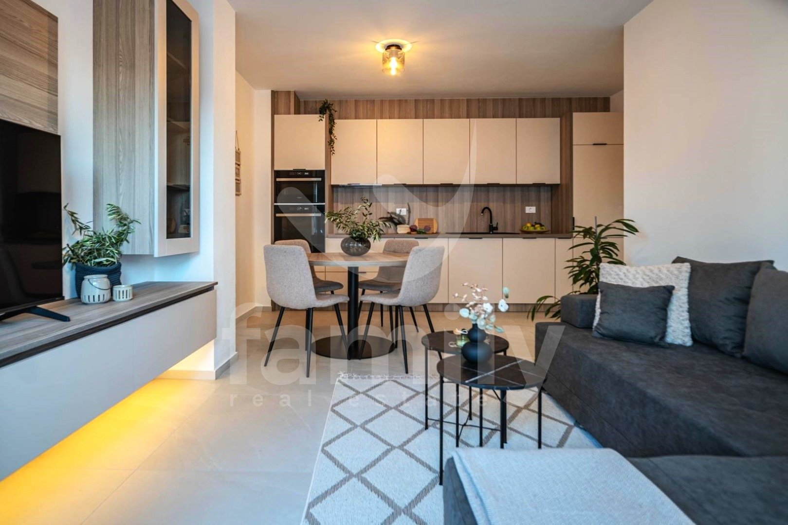 MODERAN STAN ZA NAJAM NA ATRAKTIVNOJ LOKACIJI