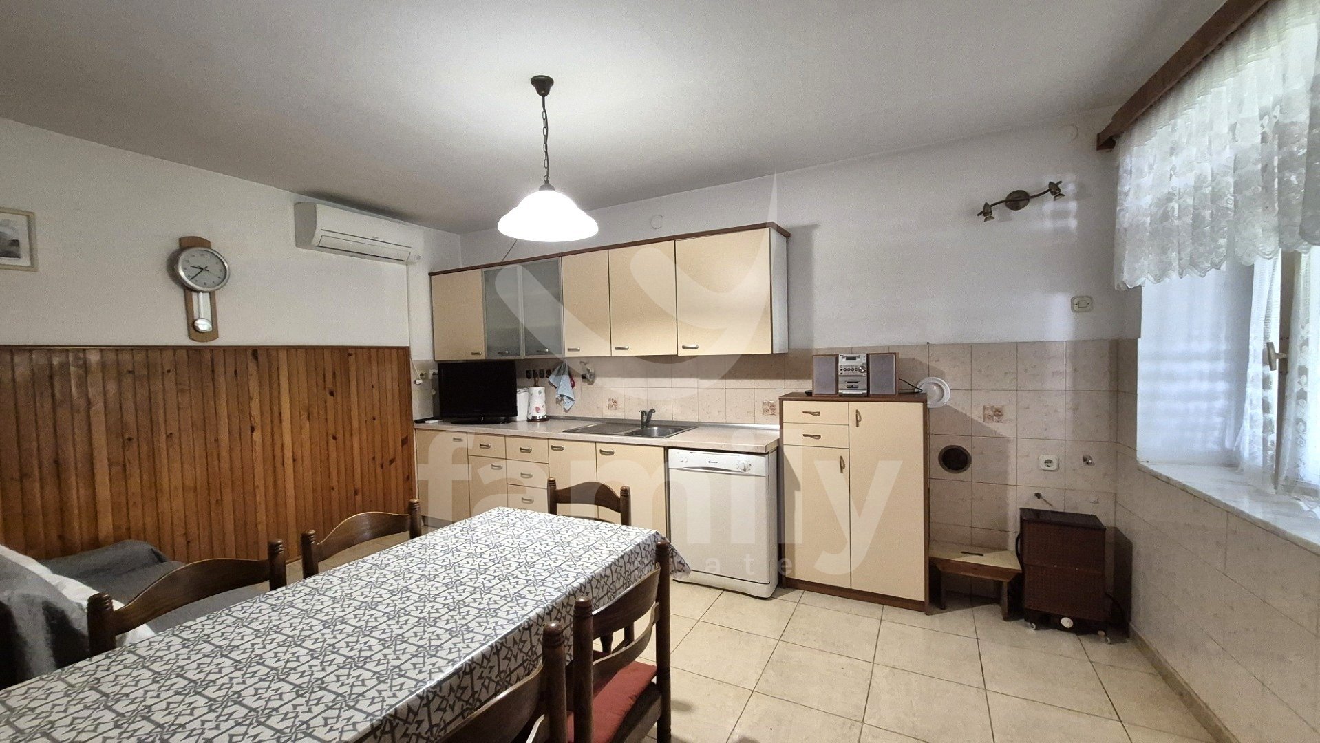 SCHÖNES HAUS MIT GARTEN UND GROßEM BAUPOTENZIAL