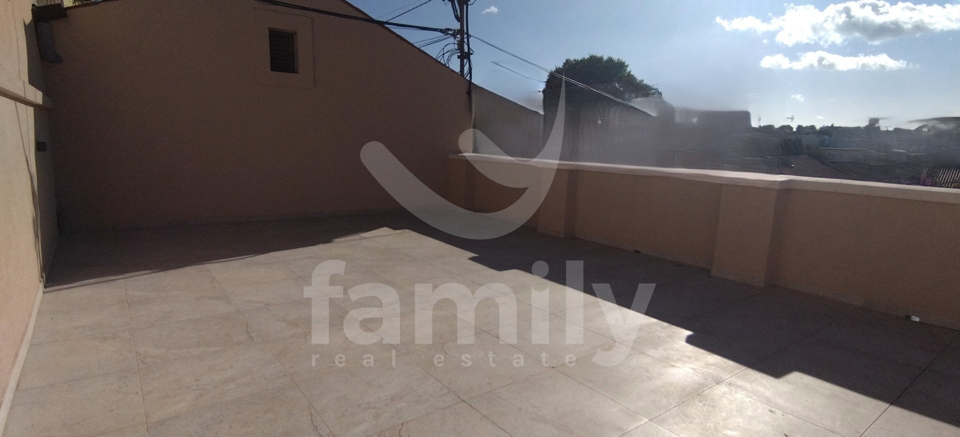 LIJEPA KOMPLETNO RENOVIRANA KUĆA U PULI