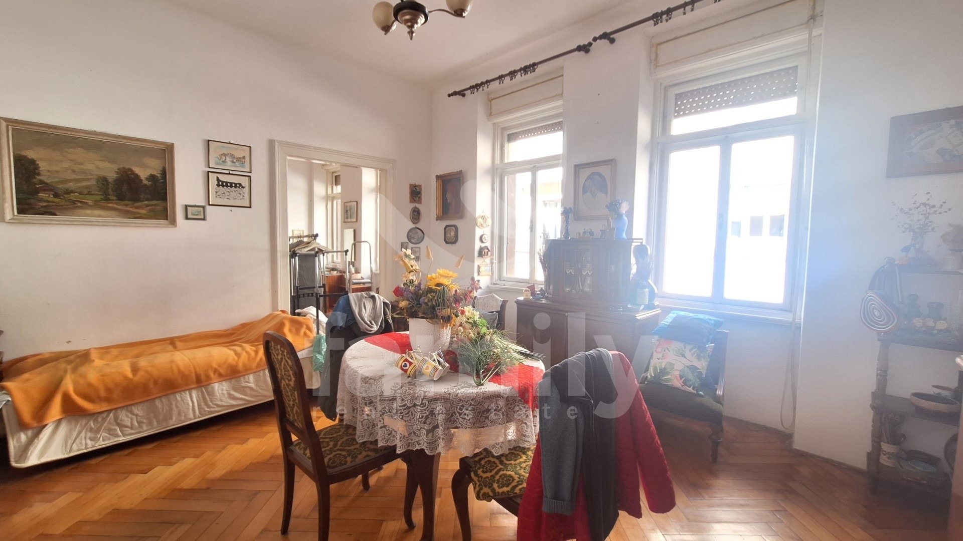 EXCLUSIVE FAMILY APARTMENT WITH HIGH POTENTIAL IN THE CENTER