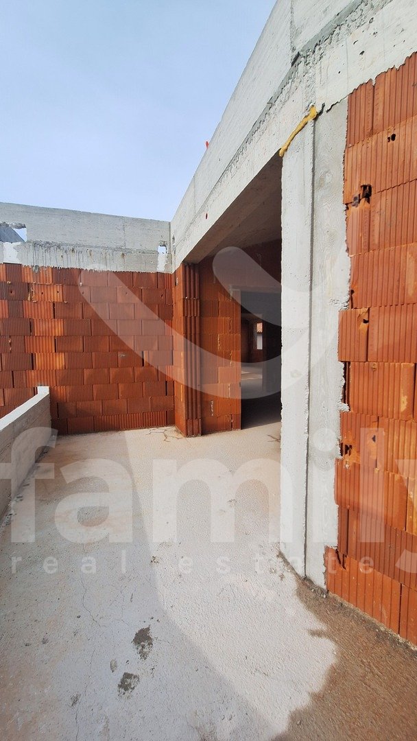 GERÄUMIGES FAMILIEN-PENTHOUSE MIT ATEMBERAUBENDEM MEERBLICK