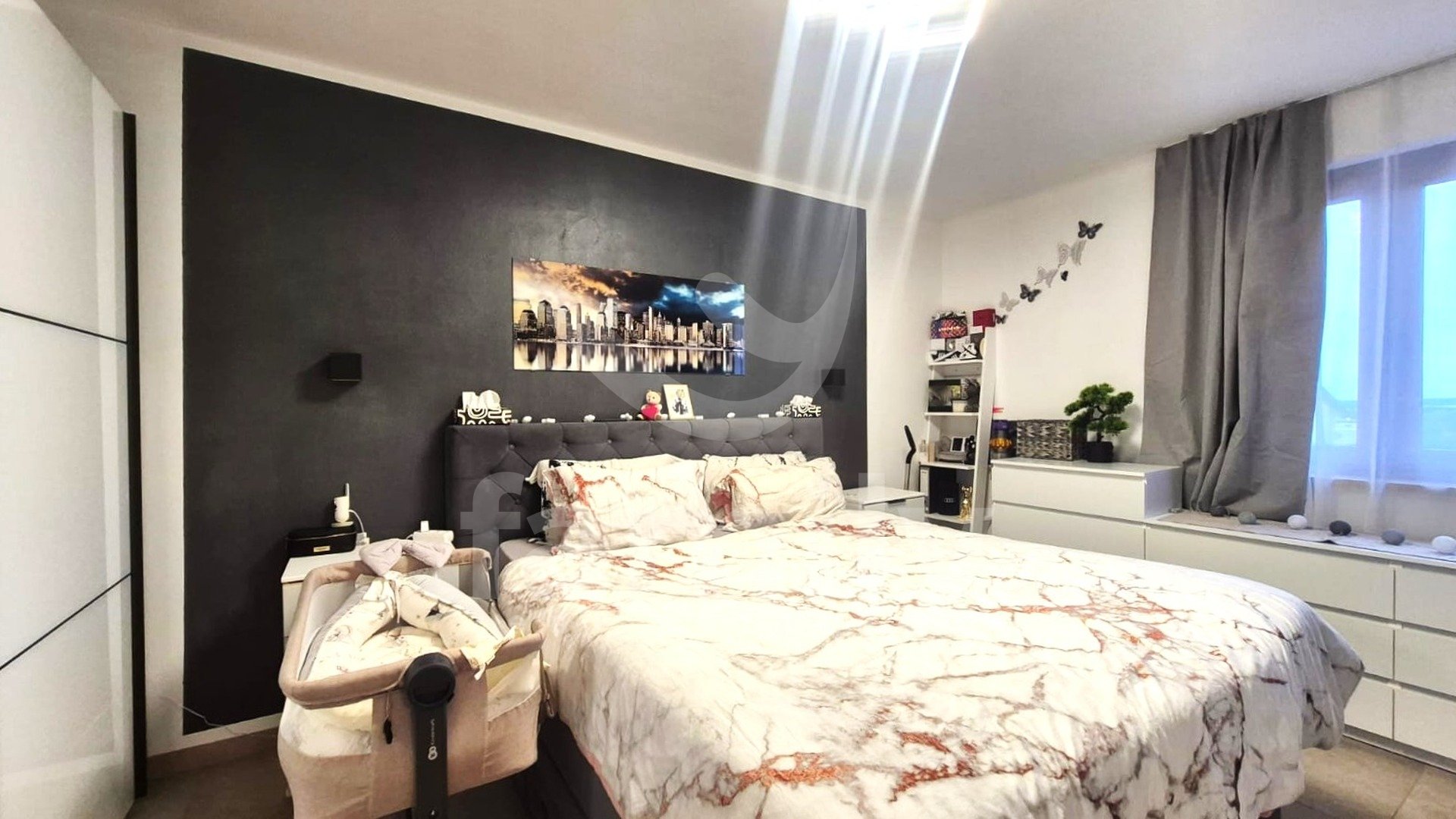 PRODAJA MODERNO OPREMLJENOG STANA NA TOP LOKACIJI