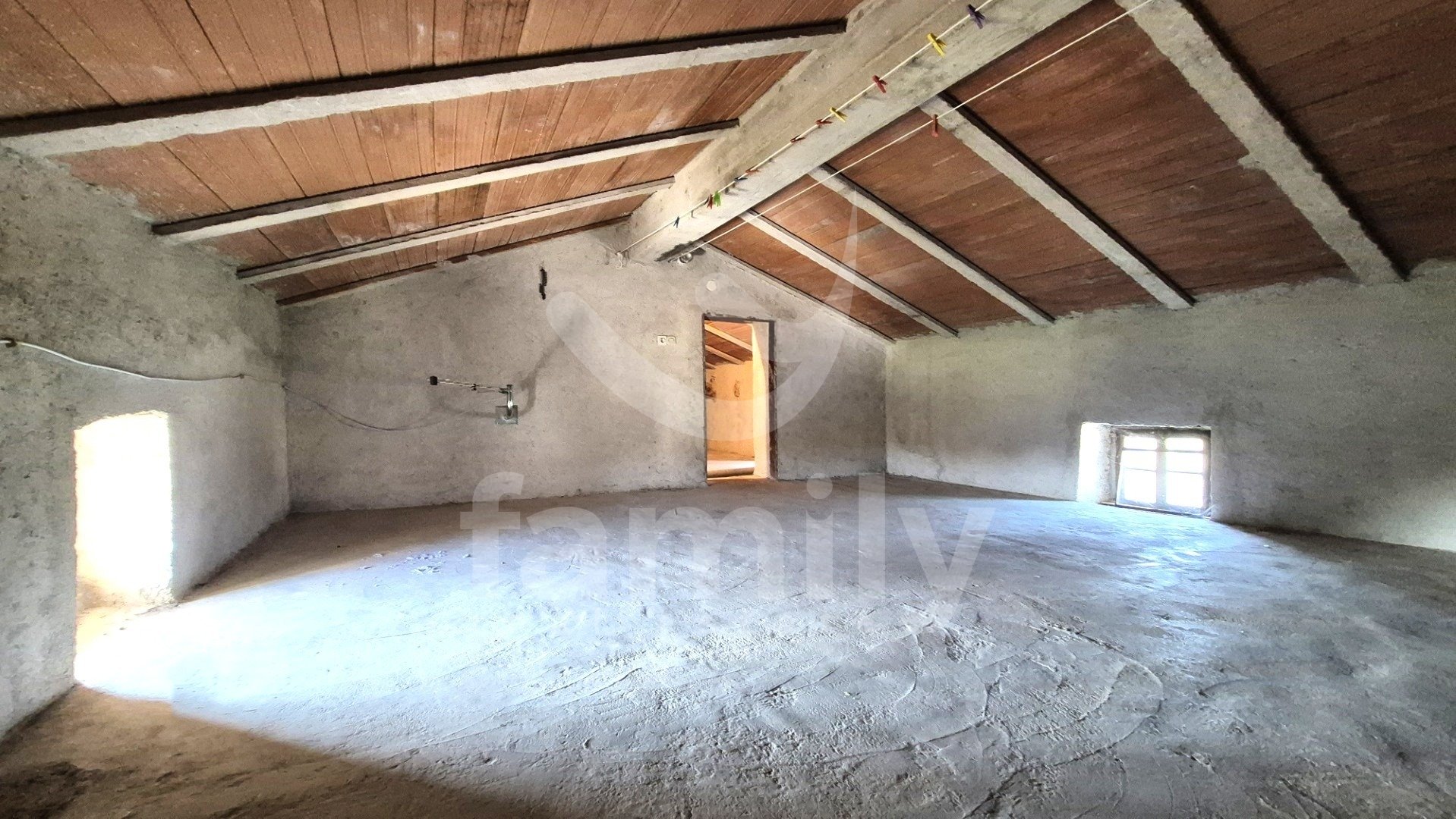 SCHÖNES HAUS MIT GARTEN UND GROßEM BAUPOTENZIAL