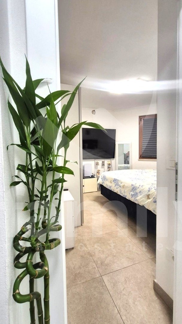 PRODAJA MODERNO OPREMLJENOG STANA NA TOP LOKACIJI