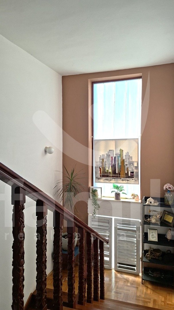 VERKAUF EINES HOCHPROFITABLEN HAUSES MIT MEERESBLICK