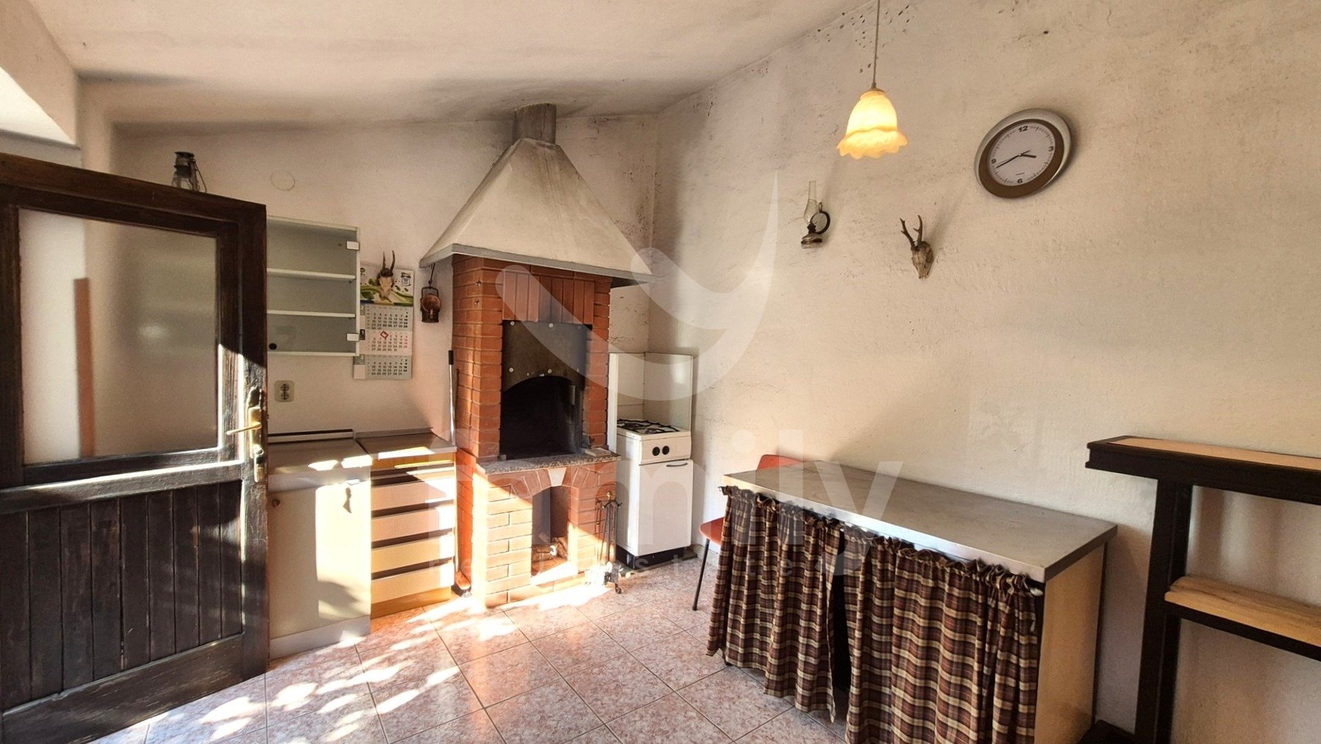 SCHÖNES HAUS MIT GARTEN UND GROßEM BAUPOTENZIAL