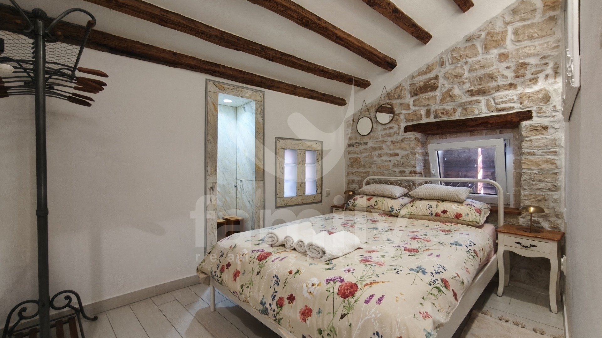 ZWEI CHARMANTE WOHNUNGEN ZUM VERKAUF IN DER ALTSTADT VON ROVINJ